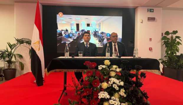 القنصلية العامة فى ميلانو تنظم لقاء لوزير العمل مع أعضاء الجالية المصرية 