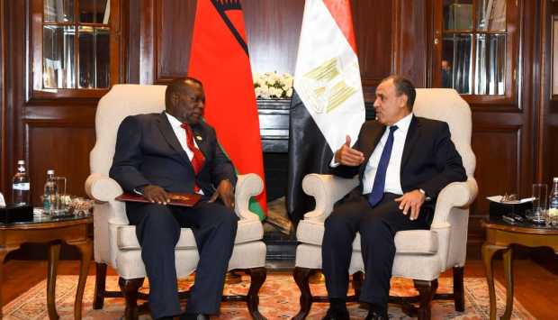 وزير الخارجية يلتقي نظيره المالاوي لبحث تعزيز العلاقات الثنائية 