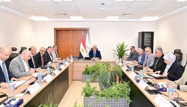 سويلم يترأس اجتماع لجنة تنظيم إيراد النهر: عمل على مدار الساعة لمواجهة الطوارئ 