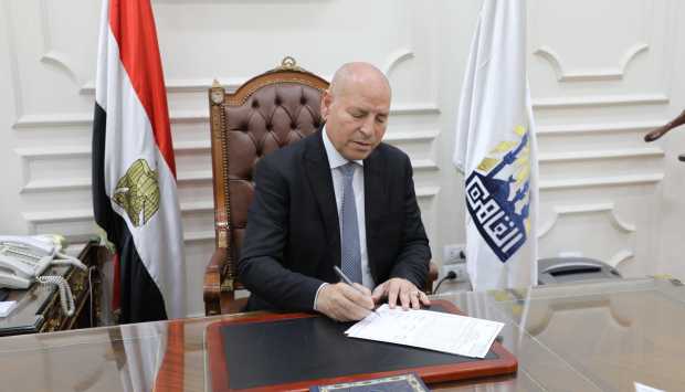 محافظ القاهرة: يعتمد جدول امتحانات الفصل الدراسي الأول 