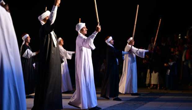 8 فرق شعبية في مهرجان التحطيب القومي بالأقصر (صور) 