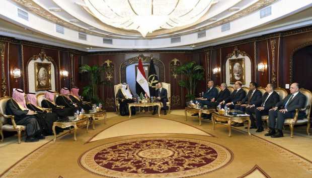 توفيق يبحث مع وزير الحج السعودي تذليل معوقات الحجاج المصريين 