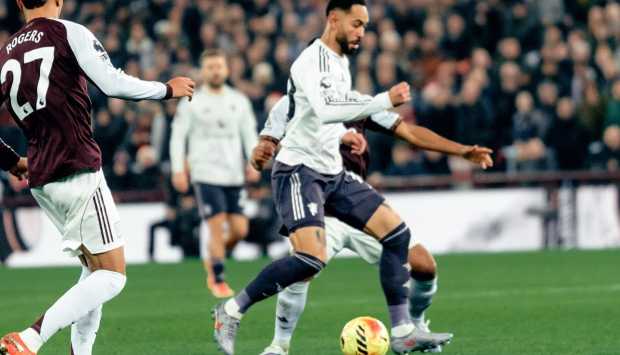 أستون فيلا ضد مان يونايتد.. تعادل إيجابي 1-1 في الشوط الأول 