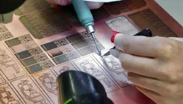 ابتكار هوائيات مصغرة محمولة للاتصالات تحت الماء 