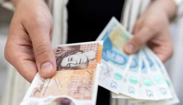 الجنيه الإسترليني يفقد بريقه في البنوك المصرية اليوم.. اعرف ماذا حدث 