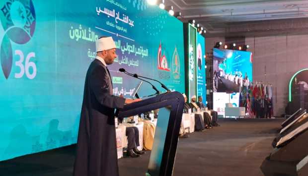 وزير الأوقاف يعلن إطلاق وثيقة القاهرة للمهن والعمران للعالمية (صور) 