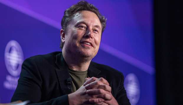 إيلون ماسك يضخ 120 مليار دولار لبناء أكبر مصنع رقائق إلكترونية في العالم 