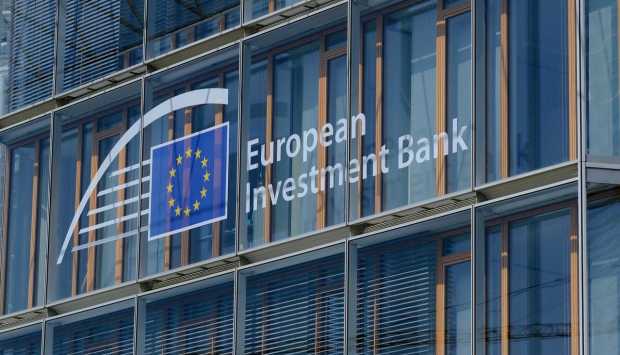 بنك الاستثمار الأوروبي يدعم الطاقة المتجددة والبنية التحتية بدول التكتل 