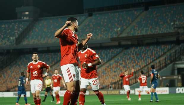 عاجل.. نجم كبير يطلب الرحيل عن الأهلي 