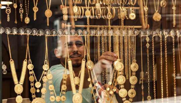 الذهب يعاود الصعود.. سعر عيار 21 اليوم 5 مايو 2026 (سبائك وجنيهات وجرامات) 
