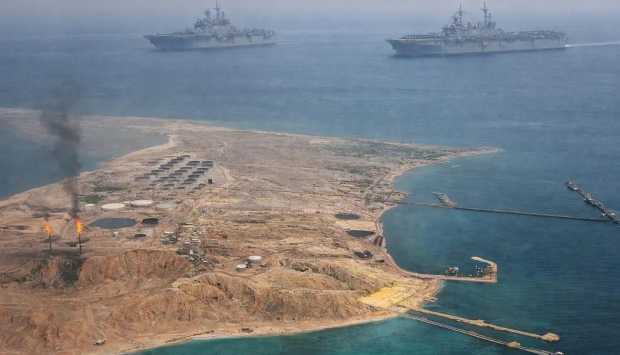 بلومبرج: 23 ناقلة إيرانية متوقفة في مرافق التصدير بجزيرة خرج 