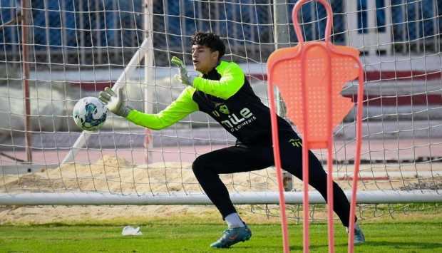 خاص.. الزمالك يؤمّن مستقبل حارسه الشاب عمر عبدالعزيز بعقد جديد حتى 2030 