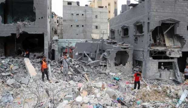 مصابون في غارة شنتها طائرة مسيرة إسرائيلية على جباليا البلد شمالي قطاع غزة 