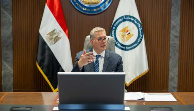 وزير البترول بمنتدى سان بطرسبرج: التوسع في مشروعات الطاقة المتجددة والنووية 