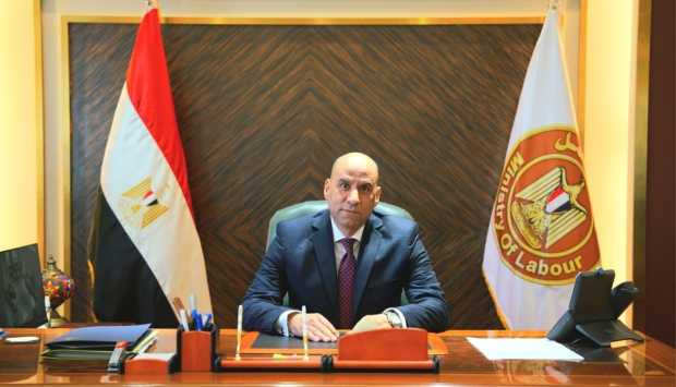 وزير العمل يُصدر قرارا بتشكيل وحدة مركزية لتيسير أعمال المستثمرين 