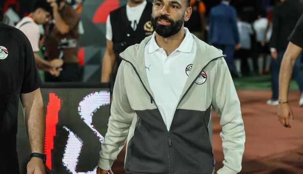 محمد صلاح في ستاد القاهرة لمؤازرة المنتخب في ودية روسيا (صور) 