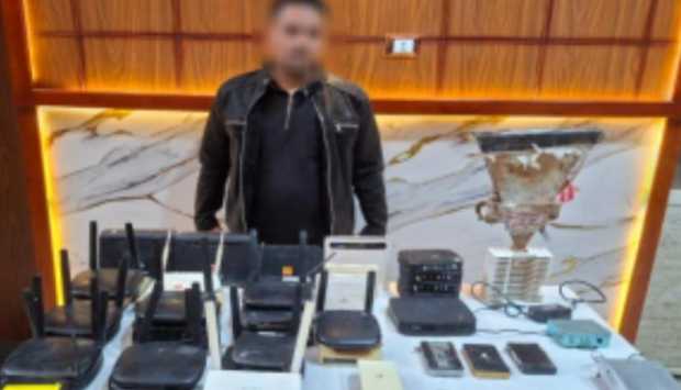 تشفير قنوات فضائية وإنترنت بدون ترخيص.. سقوط «امبراطور البث اللاسلكي» بالشرقية 