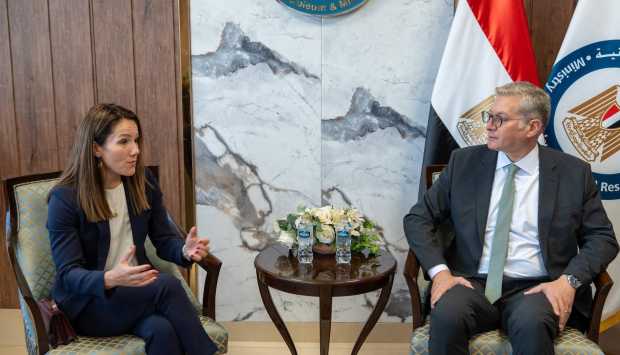وزير البترول يبحث مع «بي بي» البريطانية تسريع وتيرة إنتاج الغاز الطبيعي 