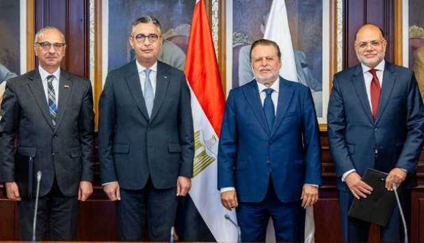 البنك المركزي يوقع بروتوكولًا لتعزيز الشمول المالي وربط بيانات السجل التجاري بالبنوك 