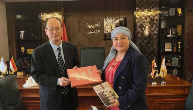 أكاديمية الفنون تعزز شراكتها الثقافية مع الصين وتفتح آفاقًا جديدة للتعاون الفني 