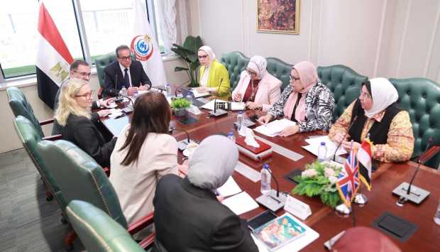 السفير البريطاني يشيد بما تشهده مصر من تقدم ملموس في القطاع الصحي 