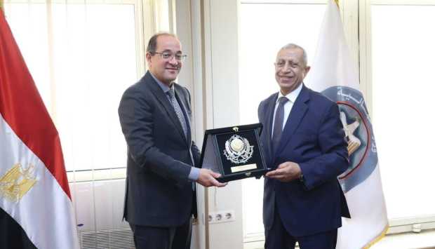 وزير المالية: شراكة مع الأكاديمية العربية للعلوم لبناء كوادر بشرية 