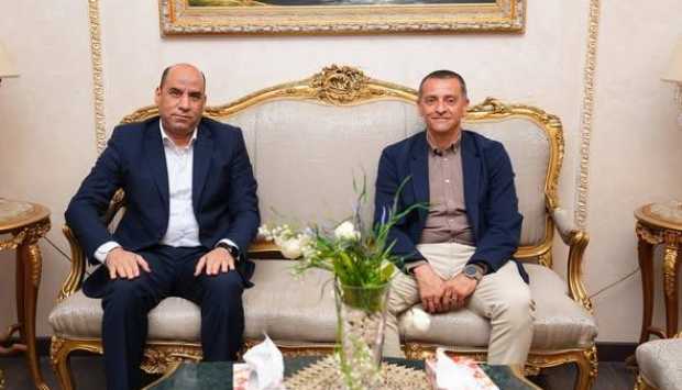 محافظ أسوان يستقبل وزير العمل 