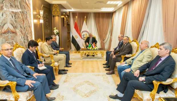 وزير الإنتاج الحربي يبحث مع السفير الباكستاني التكامل في مجال التصنيع العسكري 