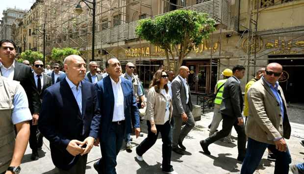 رئيس الوزراء يتفقد مشروع تحسين الصورة البصرية بـ«وسط البلد» 