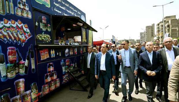 رئيس الوزراء يتفقد معرض «أهلًا بالعيد» بالجمالية 