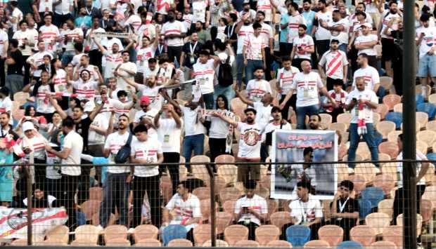 لاعب الزمالك يهاجم حكام نهائي الكونفدرالية: احتفلوا بعد المباراة 