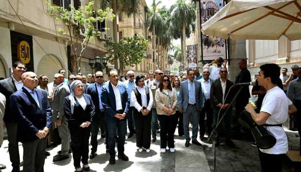 «شارع الشريفين» يتحول إلى «شارع الفن».. محطة جديدة بمبادرة أكاديمية الفنون بالقاهرة 