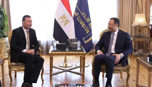وزير الاتصالات: خطة متكاملة لتنفيذ مشروعات التعاون مع المركزي للإحصاء 