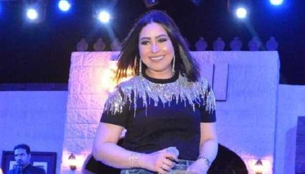 في احتفالية «فرحة مصر».. بوسي لـ السيدة انتصار السيسي: ربنا يخليكي لينا وميحرمناش منك 