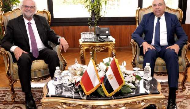 وزير الطيران: تقديم جميع أوجه الدعم لزيادة معدلات التشغيل الجوي القادمة من بولندا 