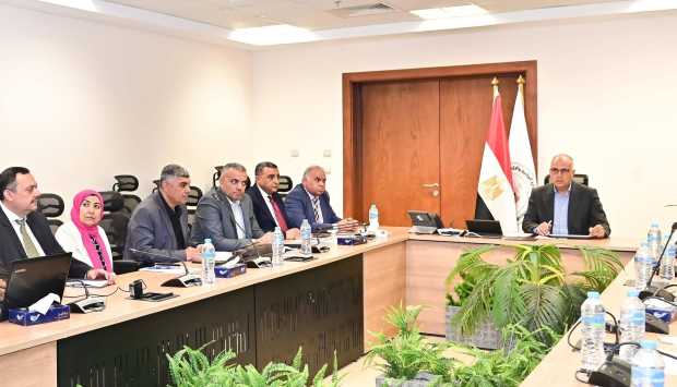 وزير الري يوجه بنهو تطهيرات الترع والمصارف وإدراجها على المنصة الإلكترونية 