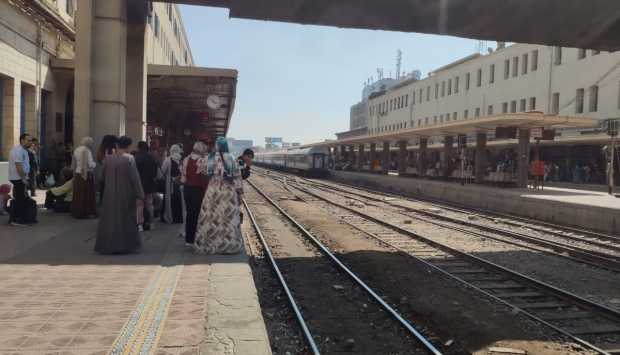 السكة الحديد.. الوزير يتابع انتظام العمل بمرافق النقل والمواصلات (صور) 