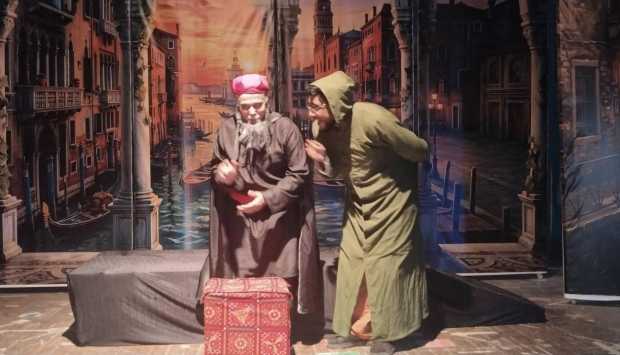 ختام العرض المسرحي «بيانولا» في السويس (صور) 