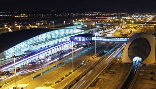 اندلاع حريق في مبنى إداري تابع للجمارك بمطار الإمام الخميني بطهران 