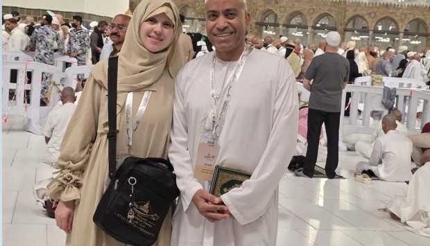 سامح حسين يؤدي مناسك الحج مع زوجته: اللهم تقبل يارب.. العيد بتاعي 