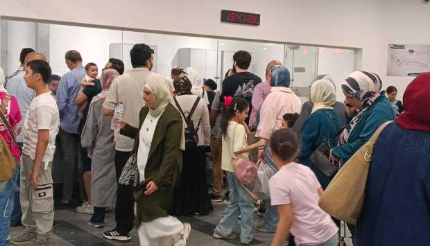 إقبال كثيف على مونوريل شرق النيل في ختام إجازة عيد الأضحى للتوجه إلى العاصمة الجديدة (صور) 