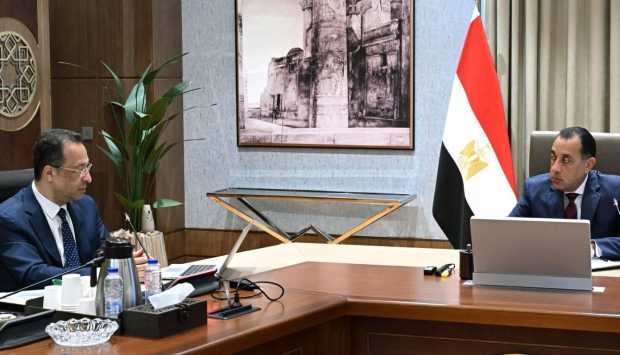 وزير الاتصالات لرئيس الوزراء: نستهدف زيادة صادرات التعهيد إلى 6 مليارات دولار العام الحالي 