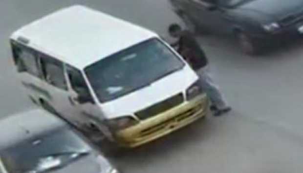كشف ملابسات ادعاء شخص تحصيل عاطل مبالغ مالية من قائدي سيارات الأجرة بعين شمس 