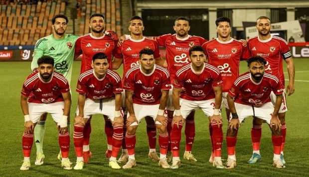 شوبير يكشف مفاجأة عن موقف نجم الأهلي من التجديد 
