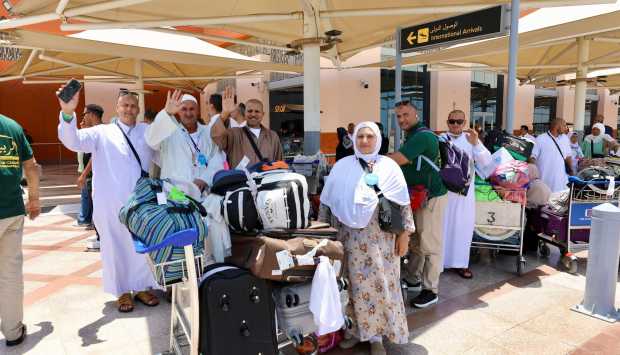 الصالة الموسمية بمطار القاهرة تستقبل ضيوف الرحمن العائدين من الأراضي المقدسة 