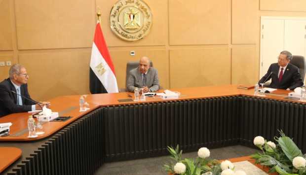 وزير الكهرباء: نستهدف رفع مساهمة الطاقة المتجددة إلى 45% من مزيج الطاقة خلال عامين 