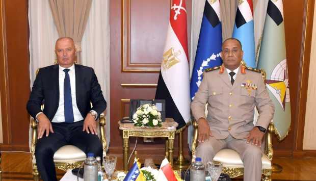 الفريق أشرف سالم زاهر يلتقى نائب رئيس مجلس الوزراء وزير دفاع البوسنة والهرسك 