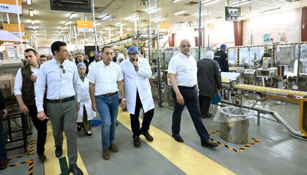 باستثمارات 35 مليون دولار.. مدبولي يفتتح خط إنتاج جديد لـ«كوكاكولا هيلينك مصر» 