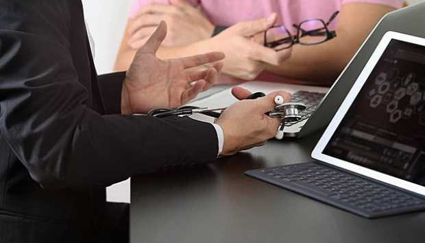 في بيئة العمل.. كيف تتعامل بذكاء مع الشخصيات السامة؟ 