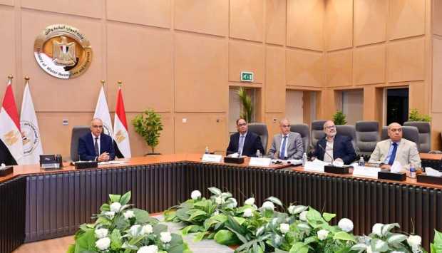 وزير الري يوجه بسرعة إعداد دليل إرشادي لتنظيم تشجير جسور المجاري المائية 